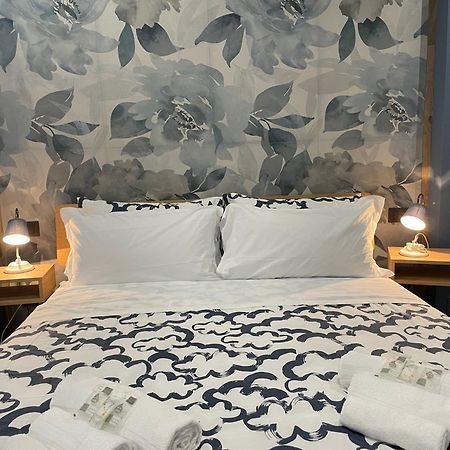 Helle Hus Guest House - 200M From Piazza Bologna Metro And 10 Minutes From The Colosseum Exteriér fotografie